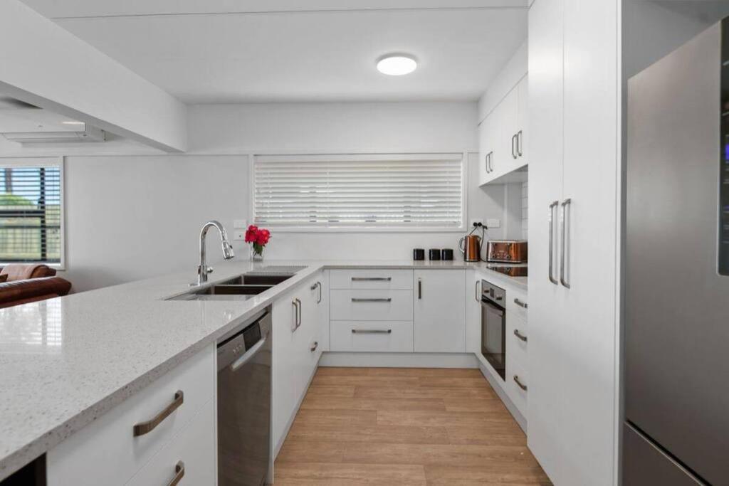 Beachfront Gem In Mount Maunganui Exterior photo